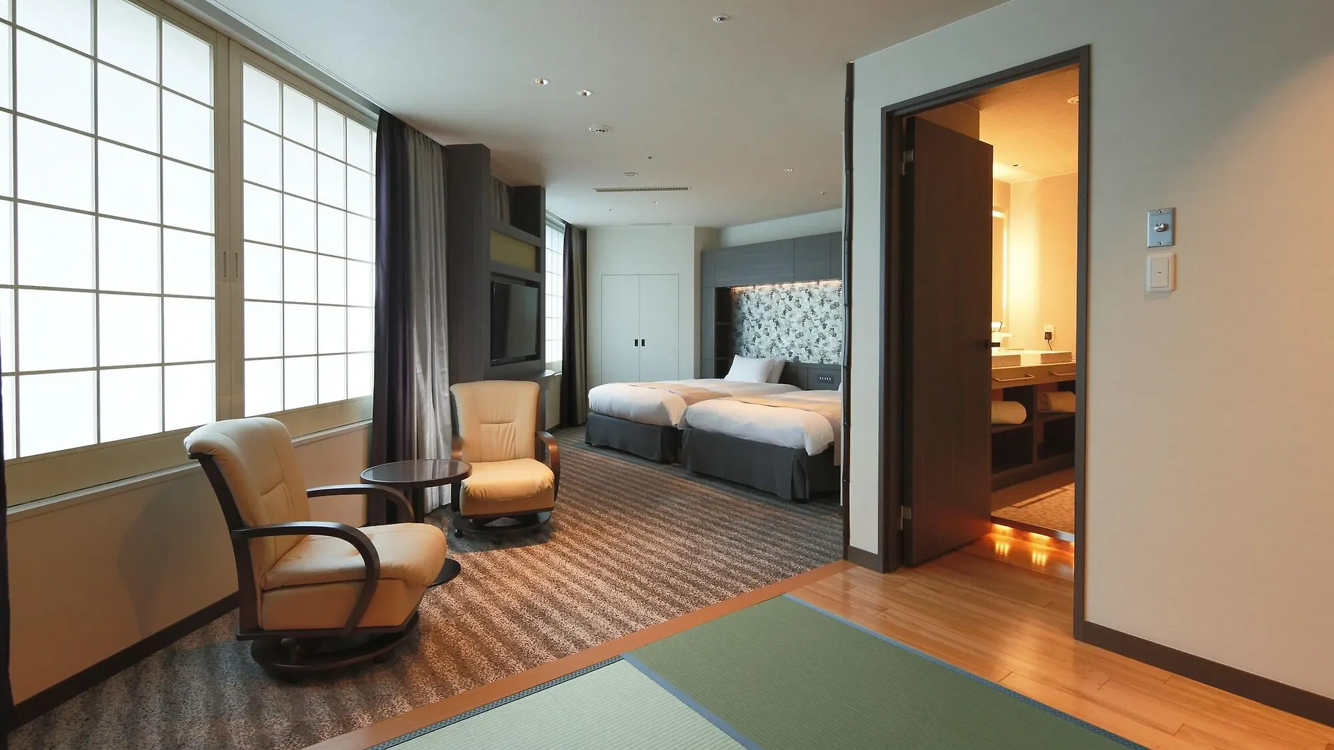 Kyoto Tower Hotel 4*,  Japan