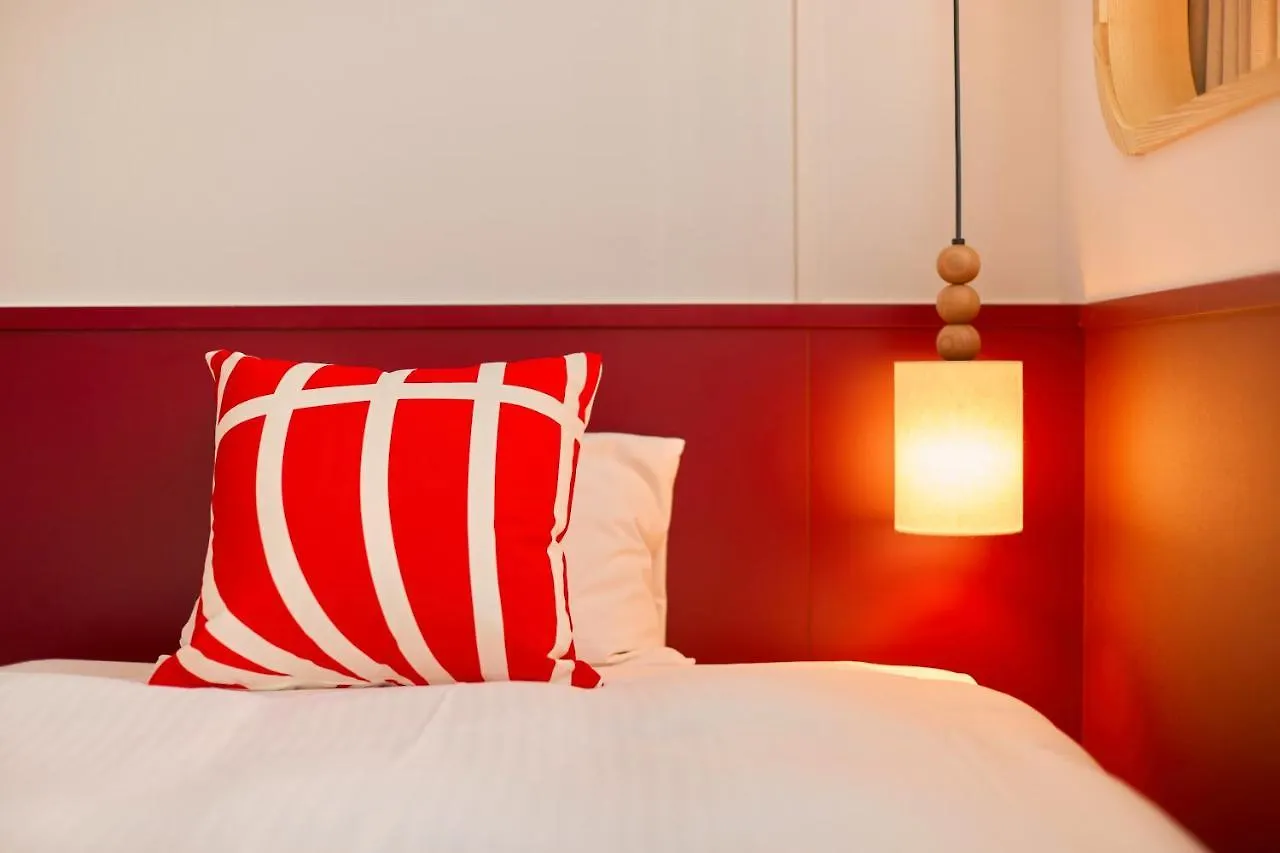 Kyoto Tower Hotel 4*,